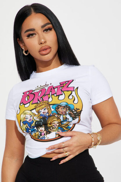 Remera gráfica corta con estampado de muñeca