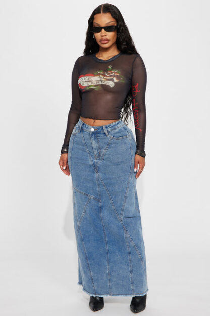 Top de malla con diseño gráfico y manga larga - Image 2
