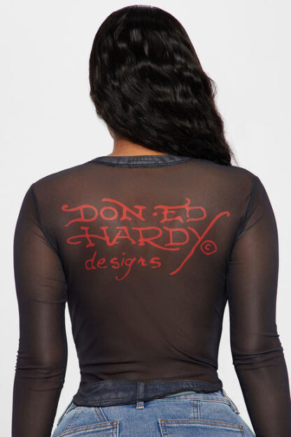 Top de malla con diseño gráfico y manga larga - Image 4